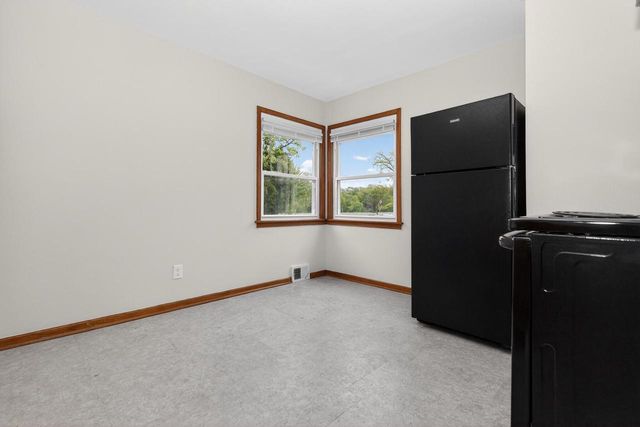 4806 W Hampton AVENUE, Milwaukee, WI 53218