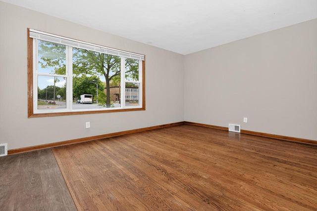 4806 W Hampton AVENUE, Milwaukee, WI 53218