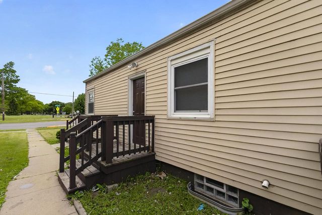 4806 W Hampton AVENUE, Milwaukee, WI 53218