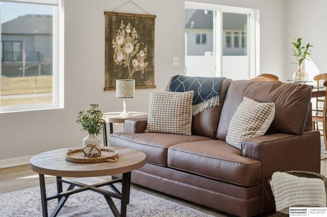 1039 Titan Drive, Hickman, NE 68372