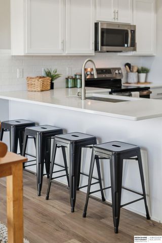 1039 Titan Drive, Hickman, NE 68372