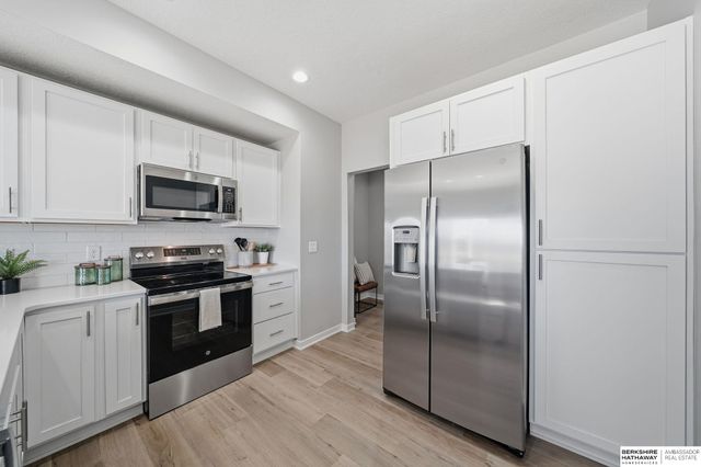 1039 Titan Drive, Hickman, NE 68372