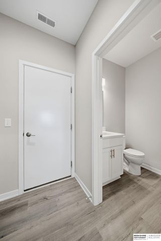 1039 Titan Drive, Hickman, NE 68372