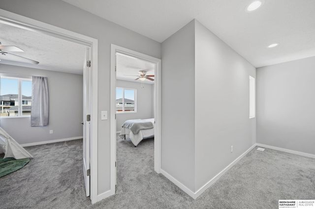 1039 Titan Drive, Hickman, NE 68372