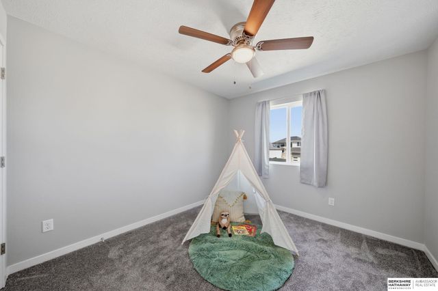 1039 Titan Drive, Hickman, NE 68372