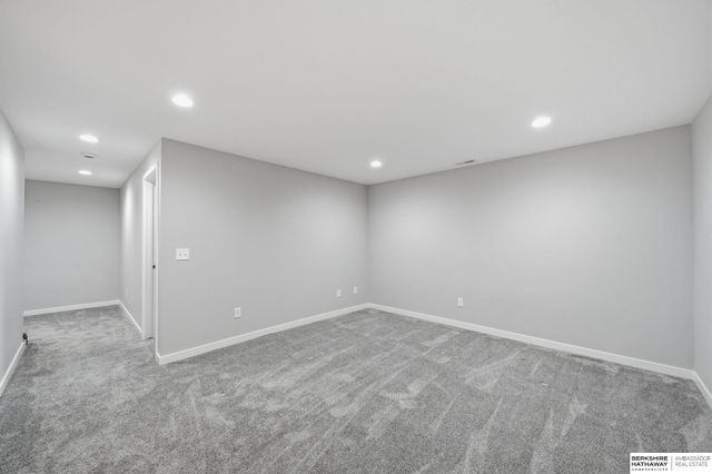 1039 Titan Drive, Hickman, NE 68372