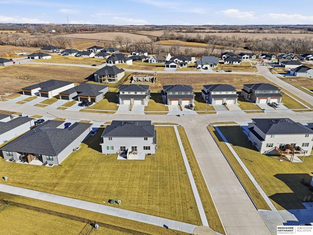 1039 Titan Drive, Hickman, NE 68372
