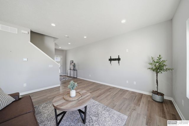 1039 Titan Drive, Hickman, NE 68372