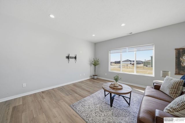 1039 Titan Drive, Hickman, NE 68372