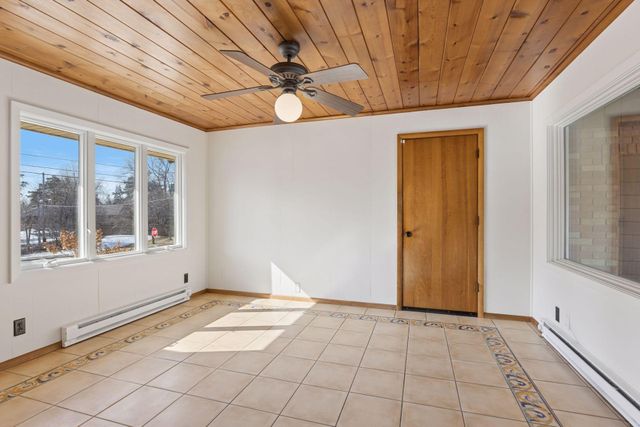 2079 Upper Saint Dennis Road, Saint Paul, MN 55116