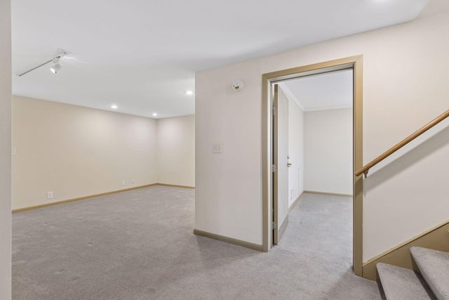 2079 Upper Saint Dennis Road, Saint Paul, MN 55116