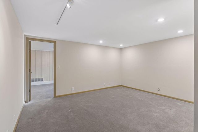 2079 Upper Saint Dennis Road, Saint Paul, MN 55116