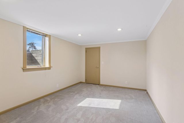 2079 Upper Saint Dennis Road, Saint Paul, MN 55116