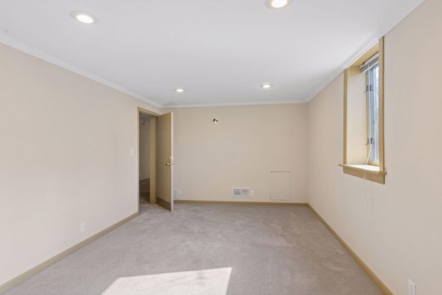 2079 Upper Saint Dennis Road, Saint Paul, MN 55116