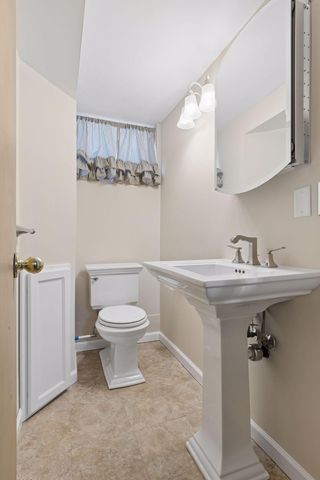 2079 Upper Saint Dennis Road, Saint Paul, MN 55116