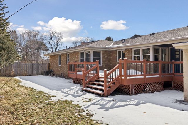 2079 Upper Saint Dennis Road, Saint Paul, MN 55116