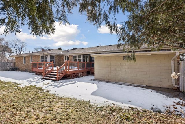 2079 Upper Saint Dennis Road, Saint Paul, MN 55116