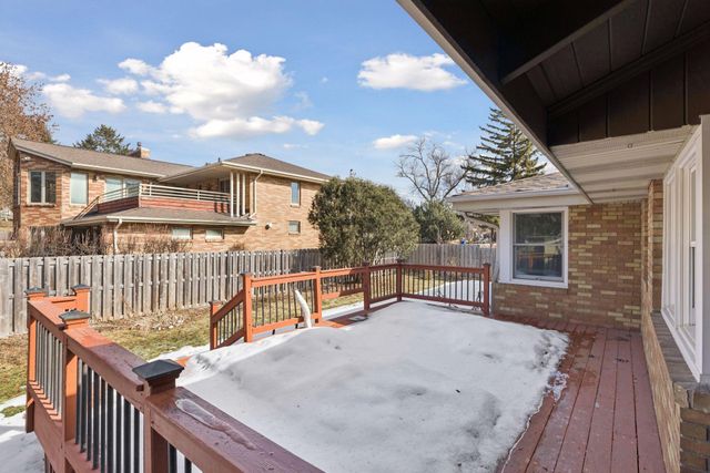 2079 Upper Saint Dennis Road, Saint Paul, MN 55116