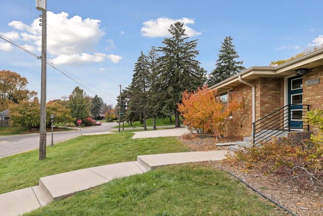 2079 Upper Saint Dennis Road, Saint Paul, MN 55116