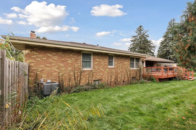 2079 Upper Saint Dennis Road, Saint Paul, MN 55116