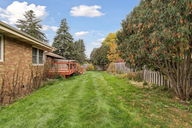 2079 Upper Saint Dennis Road, Saint Paul, MN 55116