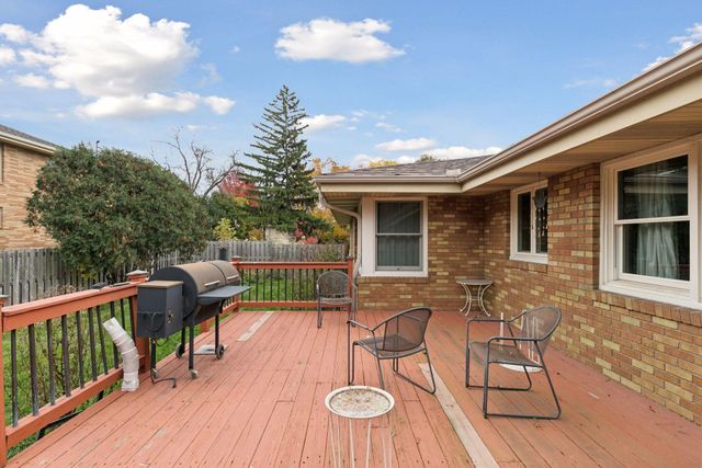 2079 Upper Saint Dennis Road, Saint Paul, MN 55116