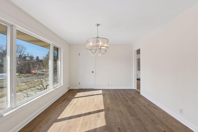 2079 Upper Saint Dennis Road, Saint Paul, MN 55116