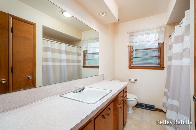 2762 100th Street SE, Caledonia, MI 49316