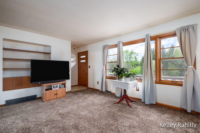 2762 100th Street SE, Caledonia, MI 49316