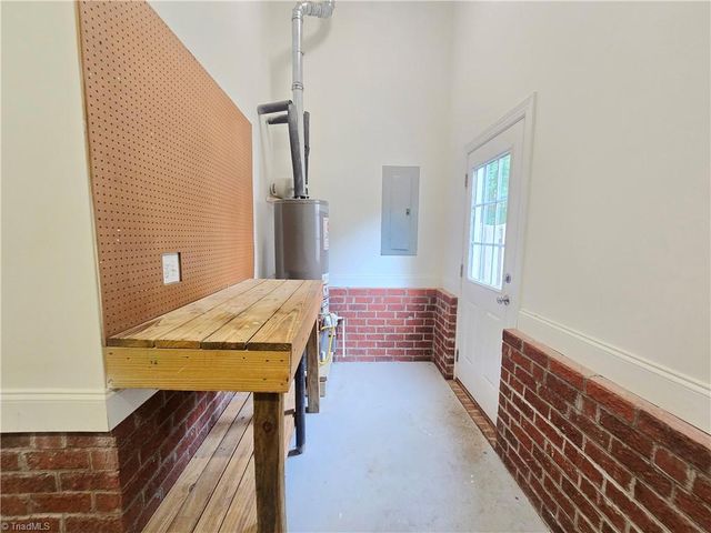 3401 Old Barn Road, Greensboro, NC 27410