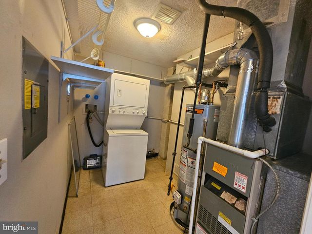 14 VERSAILLES CT, Trenton, NJ 08619