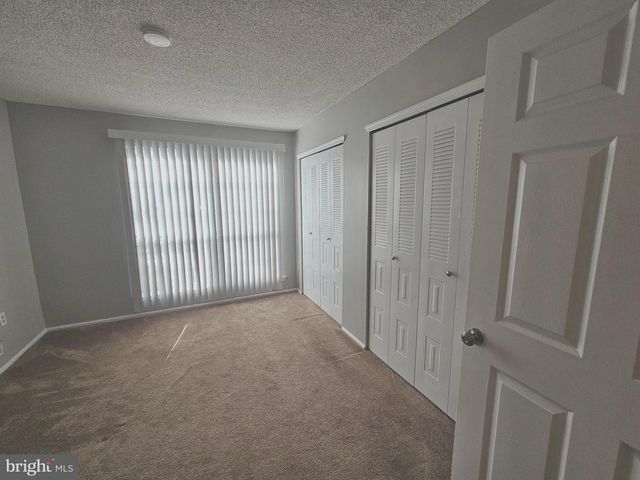 14 VERSAILLES CT, Trenton, NJ 08619