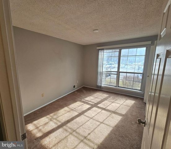 14 VERSAILLES CT, Trenton, NJ 08619