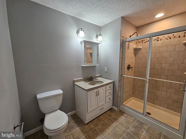 14 VERSAILLES CT, Trenton, NJ 08619