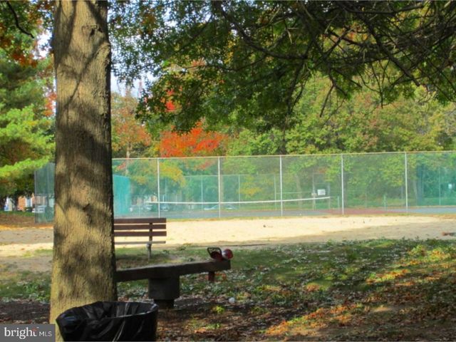 14 VERSAILLES CT, Trenton, NJ 08619