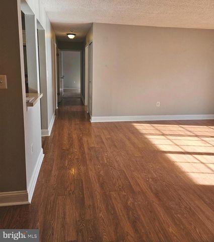 14 VERSAILLES CT, Trenton, NJ 08619