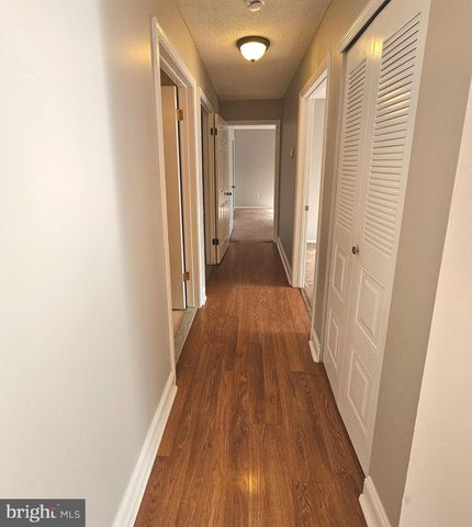 14 VERSAILLES CT, Trenton, NJ 08619