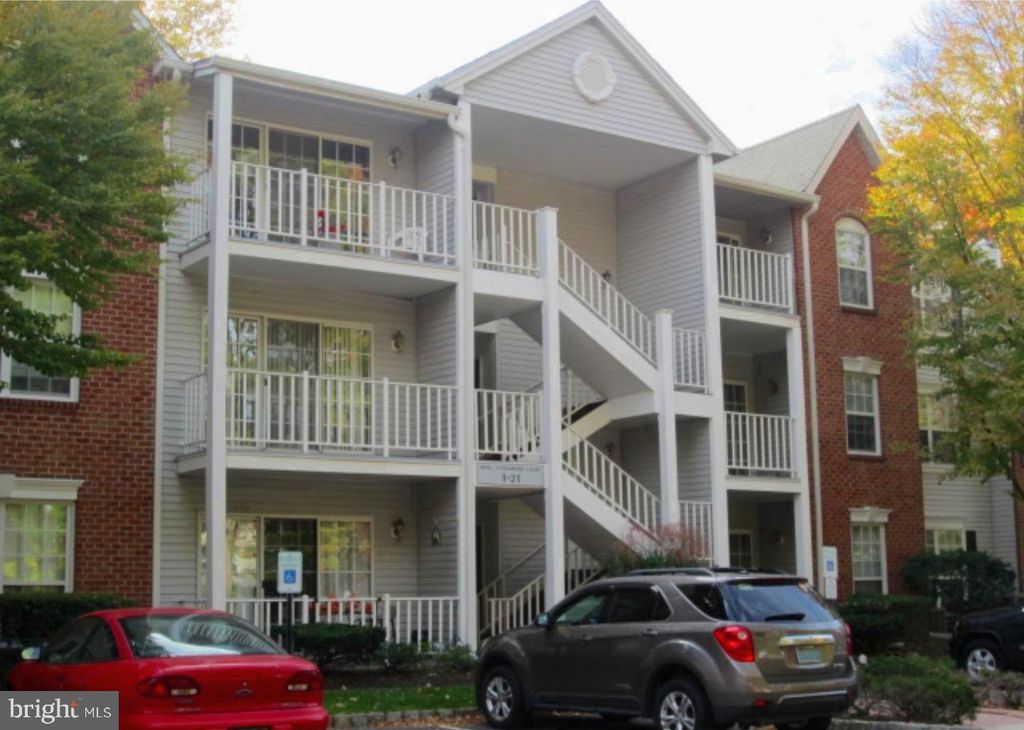 14 VERSAILLES CT, Trenton, NJ 08619