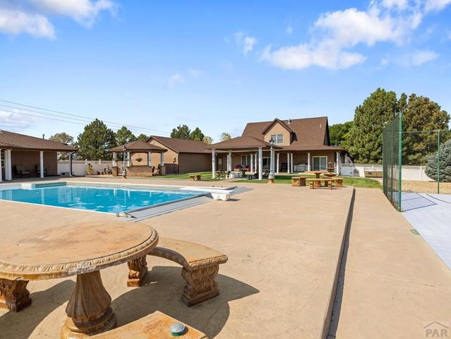 1180 S Oakleaf Dr, Pueblo West, CO 81007
