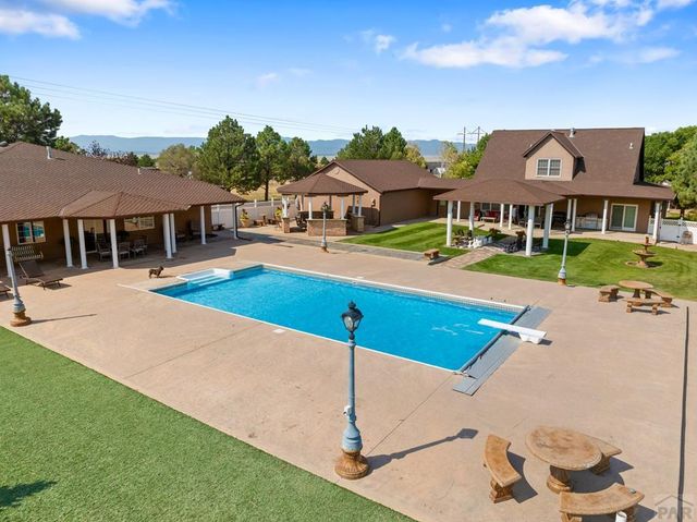1180 S Oakleaf Dr, Pueblo West, CO 81007