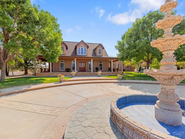 1180 S Oakleaf Dr, Pueblo West, CO 81007