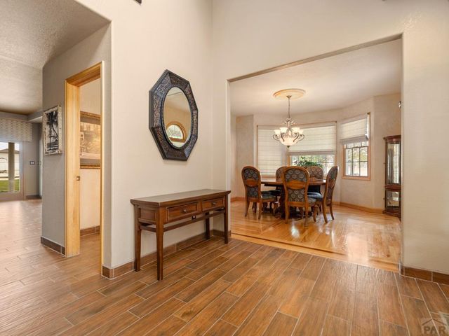 1180 S Oakleaf Dr, Pueblo West, CO 81007