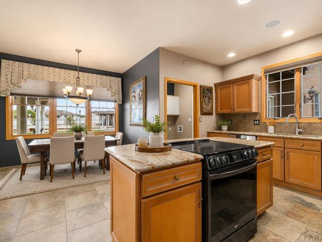 1180 S Oakleaf Dr, Pueblo West, CO 81007