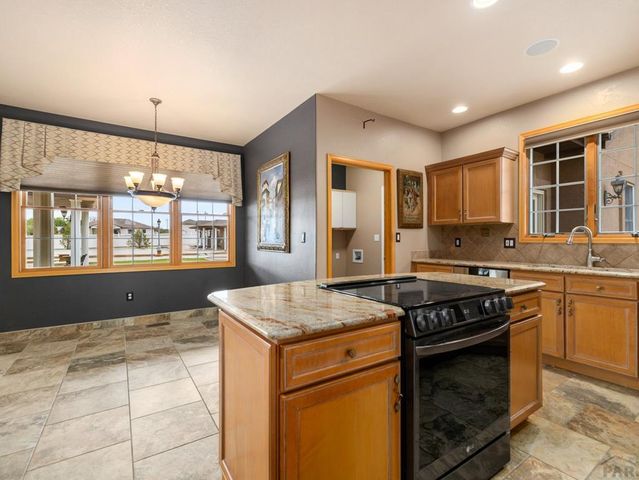 1180 S Oakleaf Dr, Pueblo West, CO 81007