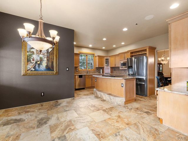 1180 S Oakleaf Dr, Pueblo West, CO 81007