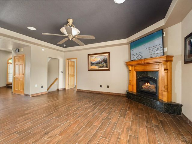 1180 S Oakleaf Dr, Pueblo West, CO 81007