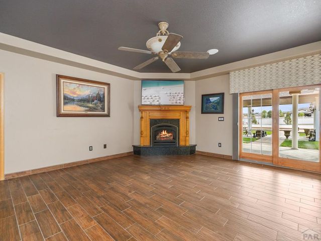 1180 S Oakleaf Dr, Pueblo West, CO 81007