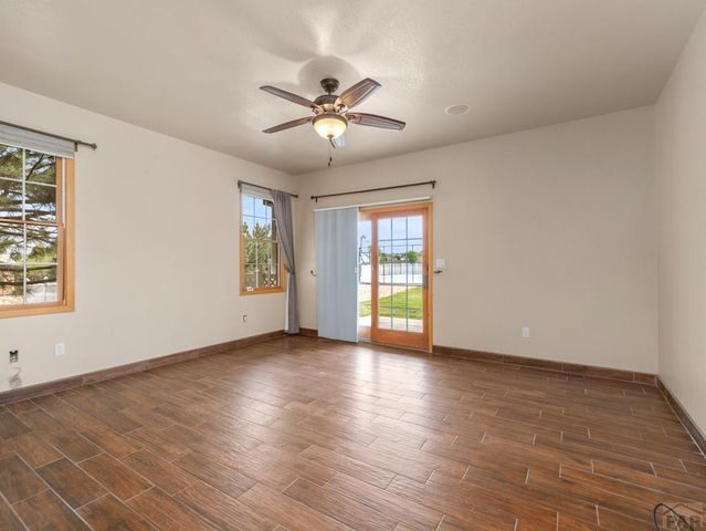 1180 S Oakleaf Dr, Pueblo West, CO 81007