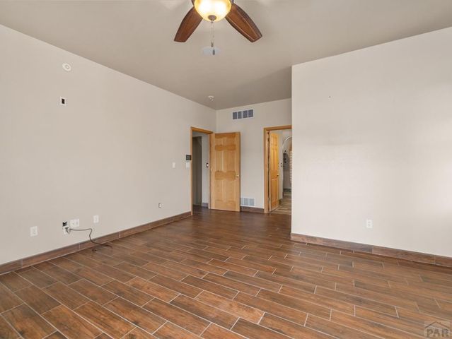 1180 S Oakleaf Dr, Pueblo West, CO 81007