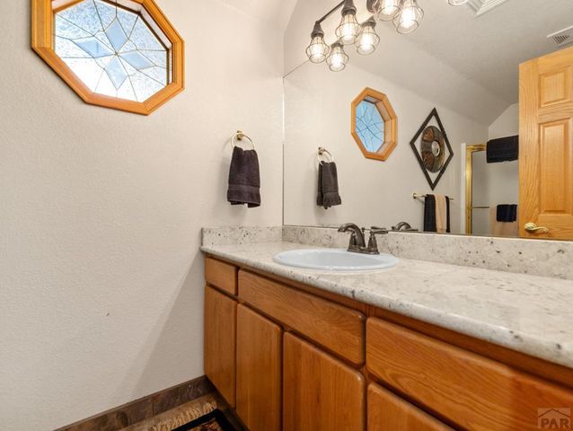 1180 S Oakleaf Dr, Pueblo West, CO 81007